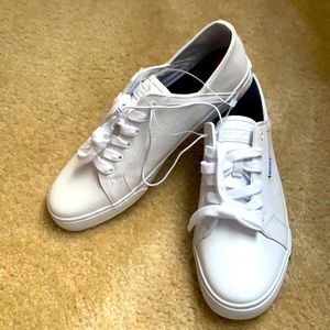 NWOT TOMMY HILFIGER WHITE FLAT SNEAKERS SIZE 11M